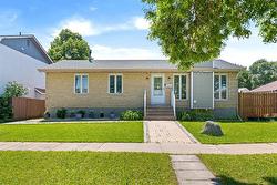 215 Egesz Street  Winnipeg, MB R2R 1J9