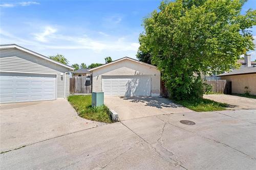 215 Egesz Street, Winnipeg, MB 