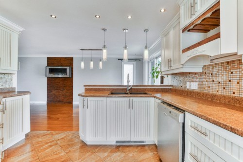 Cuisine - 15 92E Avenue E., Blainville, QC - Indoor Photo Showing Kitchen With Double Sink