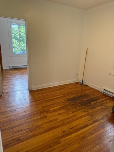 Courtyard - 132 Rue Brosseau, Montréal (Lasalle), QC - Indoor Photo Showing Other Room
