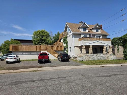 711 E Ridgeway Street E East, Thunder Bay, ON 