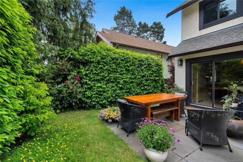 #9-977 Convent Pl, Victoria, BC 
