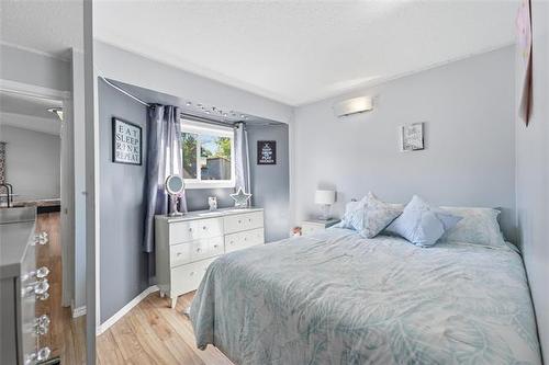 382 Arthur Wright Cr, Winnipeg, MB 