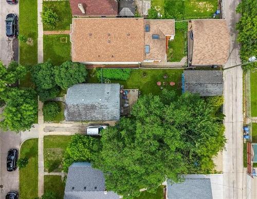 417 Melbourne Ave, Winnipeg, MB 