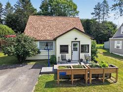 739 Athlone ST  Fredericton, NB E3A 3A8