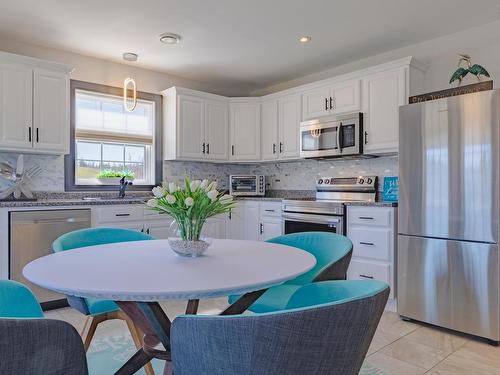 112 North Range Cross Road, Barton, NS - Indoor