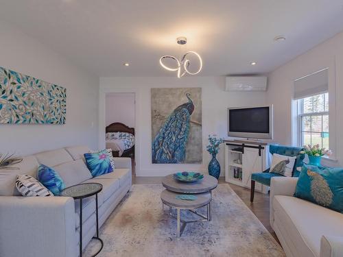 112 North Range Cross Road, Barton, NS - Indoor Photo Showing Living Room