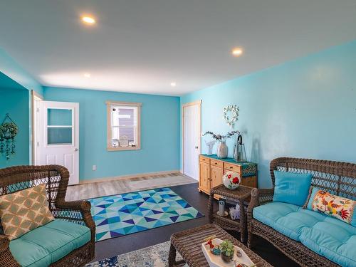 112 North Range Cross Road, Barton, NS - Indoor Photo Showing Living Room