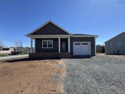 5 Goldenrod Court Falmouth, NS B0P 1L0