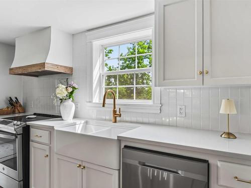 17 Kendall Lane, Currys Corner, NS - Indoor Photo Showing Kitchen