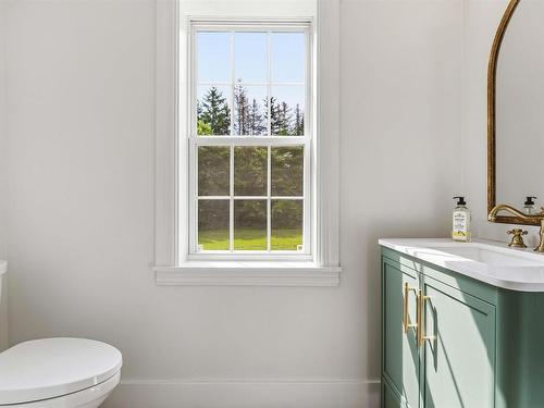 17 Kendall Lane, Currys Corner, NS - Indoor Photo Showing Bathroom