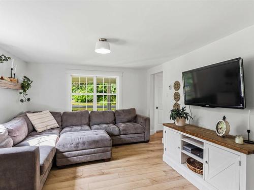17 Kendall Lane, Currys Corner, NS - Indoor Photo Showing Living Room