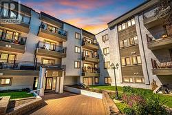 428, 723 57 Avenue SW  Calgary, AB T2V 4Z3