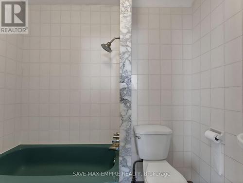 19 Minto Street, Toronto, ON - Indoor Photo Showing Bathroom