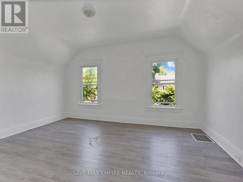 19 Minto Street, Toronto, ON - Indoor Photo Showing Other Room