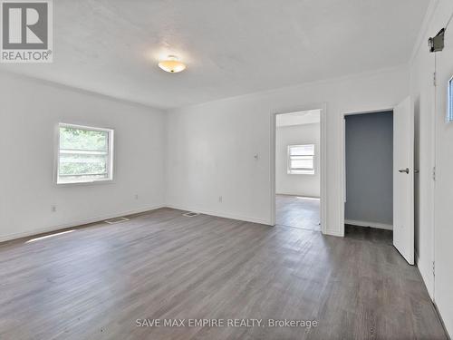 19 Minto Street, Toronto, ON - Indoor Photo Showing Other Room