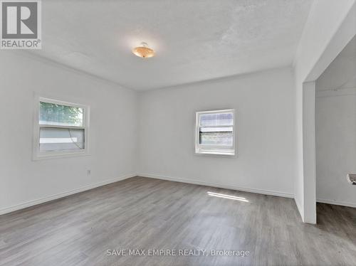 19 Minto Street, Toronto, ON - Indoor Photo Showing Other Room