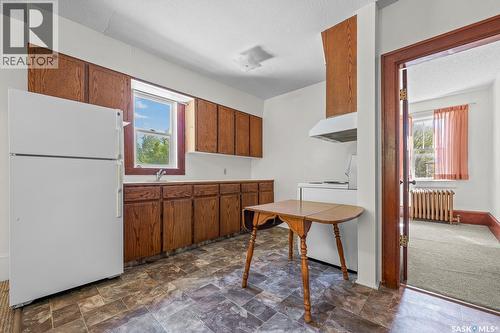 1875 Ottawa Street, Regina, SK - Indoor Photo Showing Kitchen