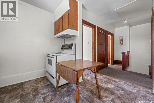 1875 Ottawa Street, Regina, SK - Indoor Photo Showing Kitchen