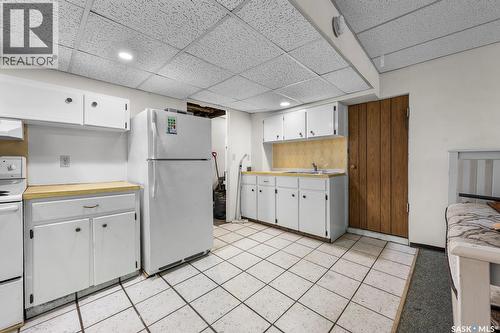 1875 Ottawa Street, Regina, SK - Indoor Photo Showing Kitchen