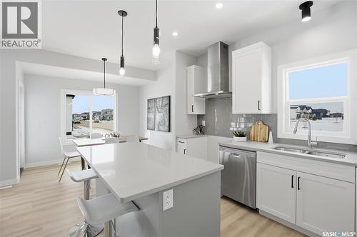 277 Lakeside Boulevard, Martensville, SK - Indoor Photo Showing Kitchen With Double Sink With Upgraded Kitchen