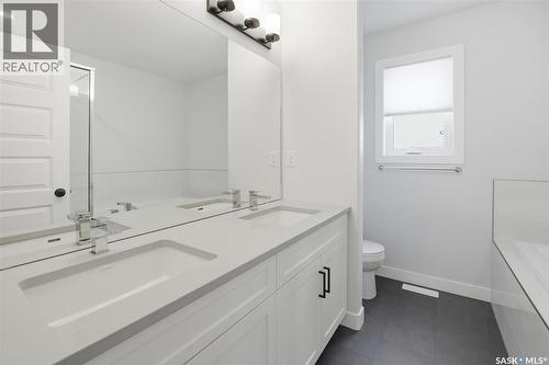 281 Lakeside Boulevard, Martensville, SK - Indoor Photo Showing Bathroom