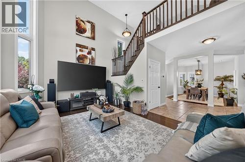 101 Fitzgerald Drive, Cambridge, ON - Indoor Photo Showing Living Room