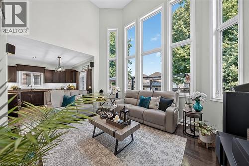101 Fitzgerald Drive, Cambridge, ON - Indoor Photo Showing Living Room