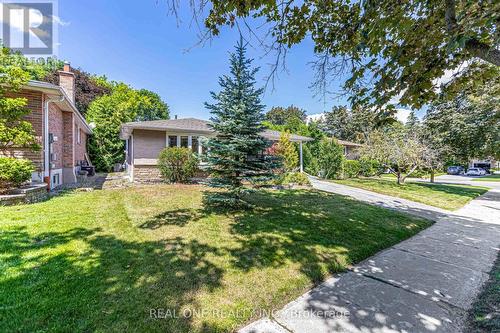 52 Devins Drive, Aurora, ON 