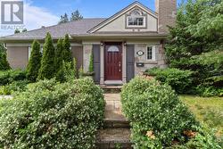 2 GLENROY AVENUE Toronto, ON M8Y 3X8