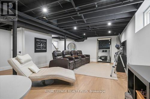1594 Calumet Place, Mississauga, ON 