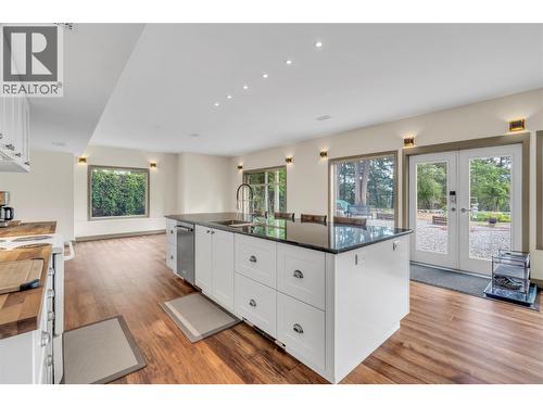 134 Deerview Crescent, Princeton, BC - Indoor Photo Showing Kitchen