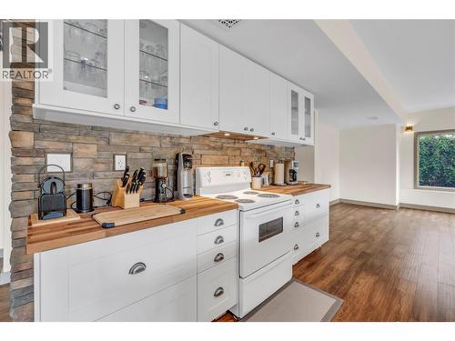 134 Deerview Crescent, Princeton, BC - Indoor Photo Showing Kitchen