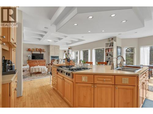 134 Deerview Crescent, Princeton, BC - Indoor Photo Showing Kitchen
