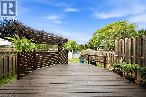 Deck - 16 Scottacres Boulevard, Caledonia, ON 