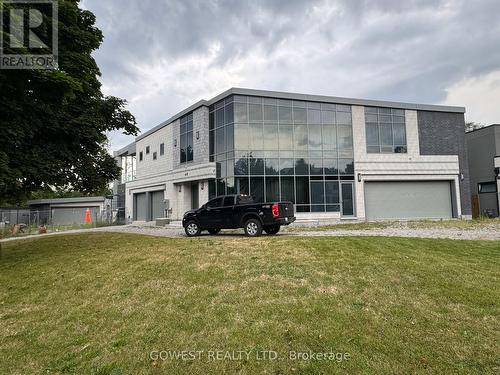40 Tottenham Road, Toronto, ON - Outdoor