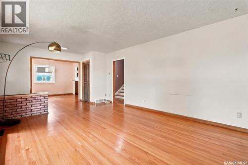 4240 8Th Avenue, Regina, SK - Indoor Photo Showing Other Room