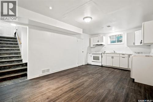 4240 8Th Avenue, Regina, SK - Indoor Photo Showing Kitchen