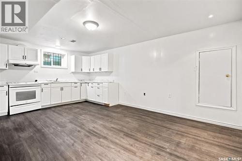 4240 8Th Avenue, Regina, SK - Indoor Photo Showing Kitchen