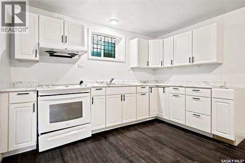 4240 8Th Avenue, Regina, SK - Indoor Photo Showing Kitchen