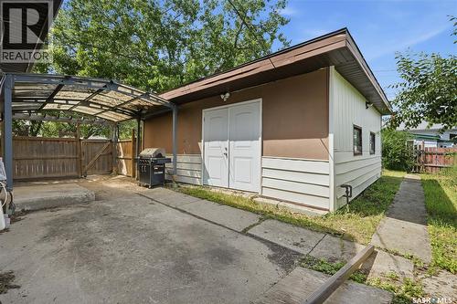 4240 8Th Avenue, Regina, SK - Outdoor With Exterior