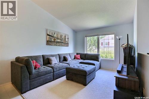 4962 Marigold Drive, Regina, SK - Indoor Photo Showing Living Room
