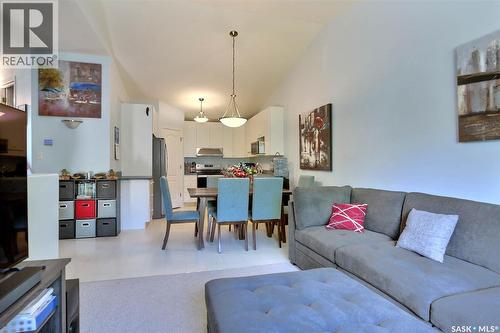 4962 Marigold Drive, Regina, SK - Indoor Photo Showing Living Room