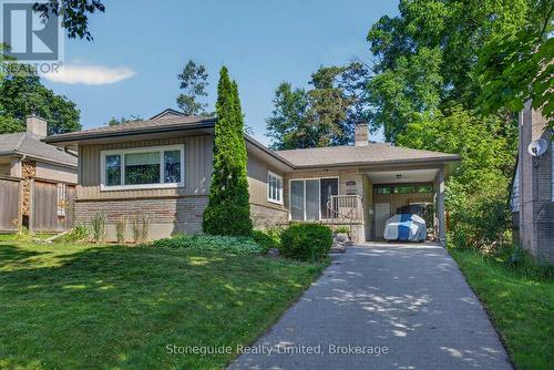 702 WALKERFIELD AVENUE  Peterborough (Town Ward 3), ON K9J 4W4