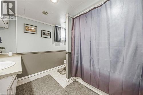 2345 Gibbon Street, Burlington, ON - Indoor Photo Showing Bathroom