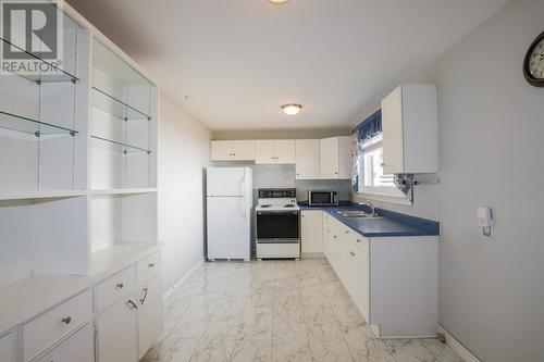 74 Grandriver Cres, Sault Ste. Marie, ON - Indoor Photo Showing Kitchen