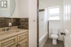 M/F 4 BEDROOM UNIT - Main Bath - 