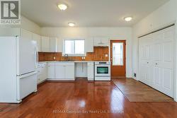 M/F 4 BEDROOM UNIT KITCHEN - 