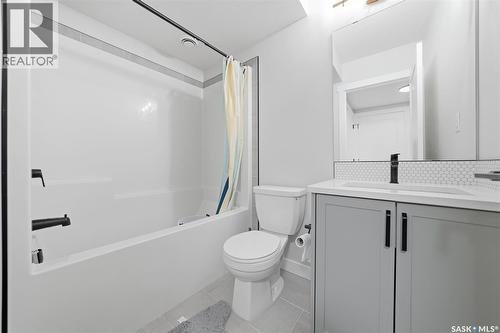 210 Schmeiser Bend, Saskatoon, SK - Indoor Photo Showing Bathroom