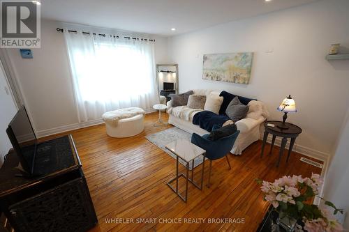 543 Fifth Street E, Cornwall, ON - Indoor Photo Showing Living Room